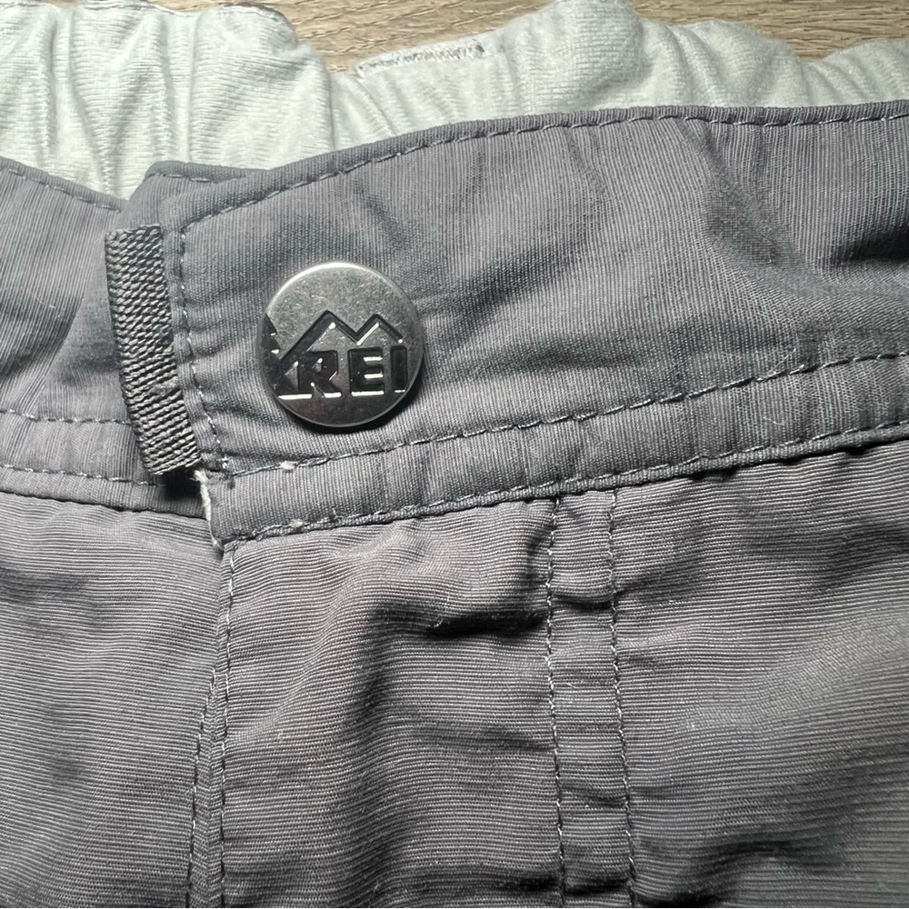 REI Gray Convertible Pants Shorts Womens Sz 14 Petite Elastic Waist Zip Fly - Picture 3 of 14